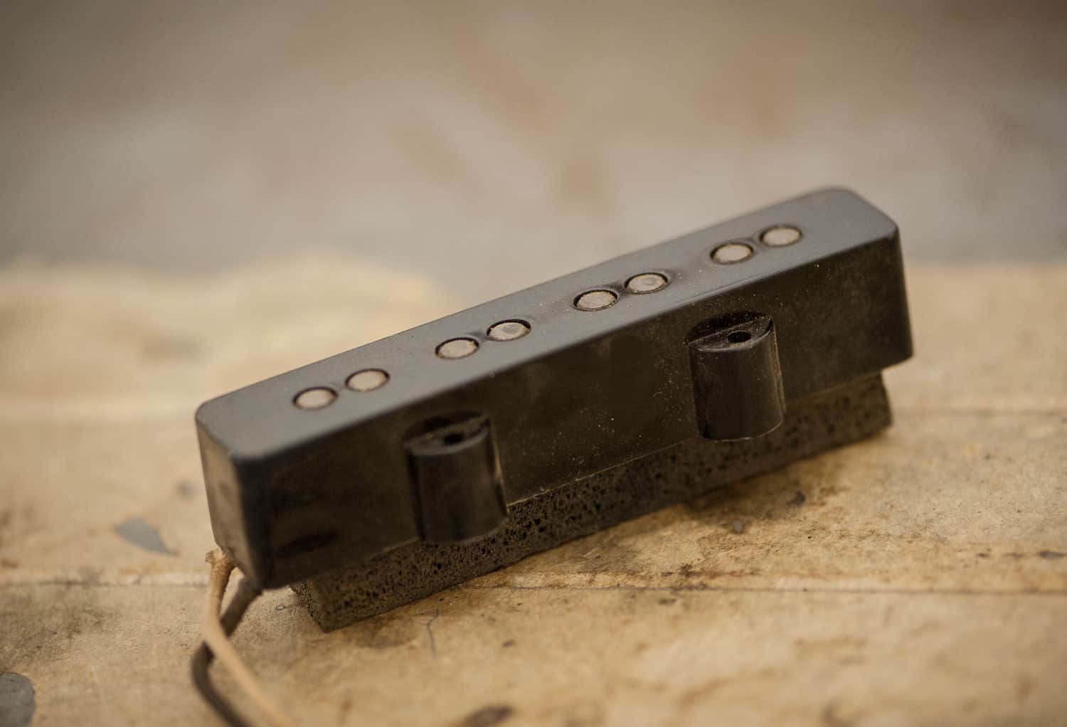 Antiquity™ Jazz Bass - Image 2